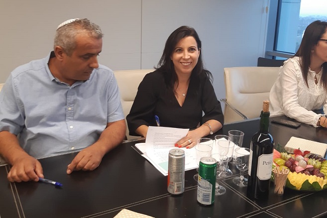 יור הסתדרות לאומית ויור ועד מיטב דש במעמד החתימה